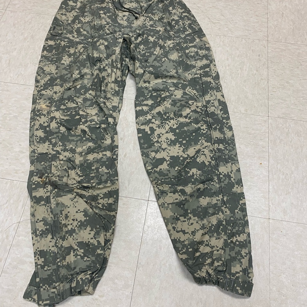 GORE-TEX Men's Green Camouflage Cargo Pants